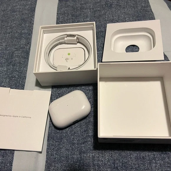 Air pod pros (used good condition)